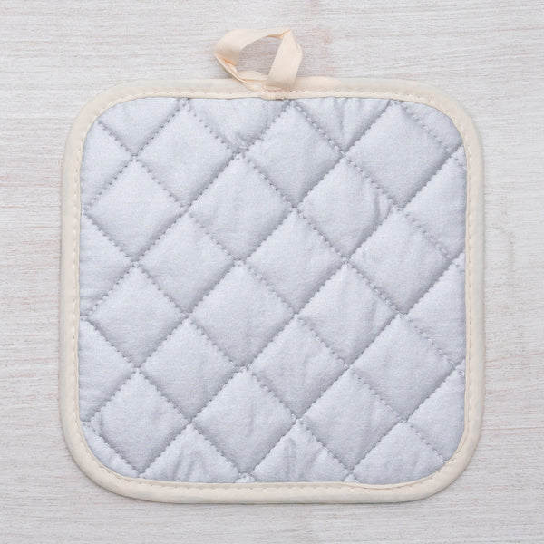 Stylish Highland Cow Potholder with a unique design, ideal for housewarming gifts, featuring durable fabric and heat-resistant backing.