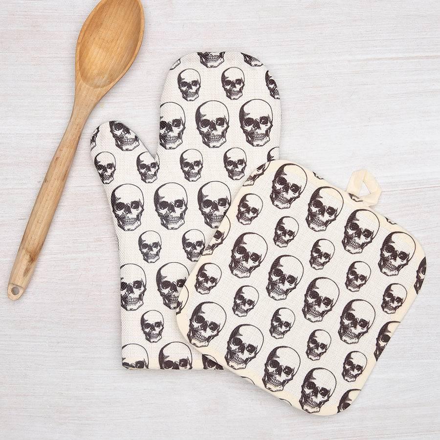 Skull Oven Mitt - Spooky Kitchen Accessory, Heat Resistant Up to 500°, Unique Gift Idea - Counter Couture